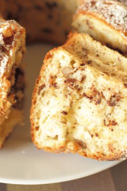 krema şeker ile pişmiş gugelhupf