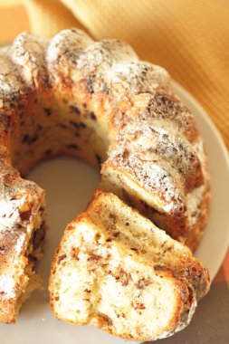 krema şeker ile pişmiş gugelhupf