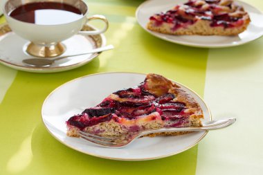 lezzetli kuru üzümlü kek