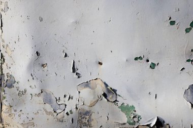 Metal kapıdaki mesaneli boyanın dokusu