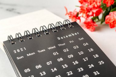 Takvim masası 2021 Aralık ayının en üst görünümü düzenleyiciden masaya planlama ve hatırlatma.