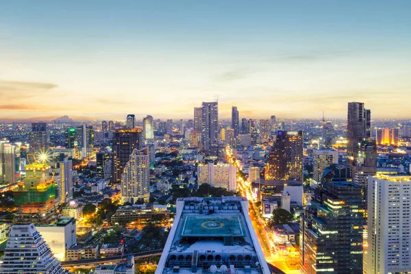 Вигляд Повітря Сучасних Офісних Будівель Бангкоку Центрі Міста Сходом Сонця — стокове фото