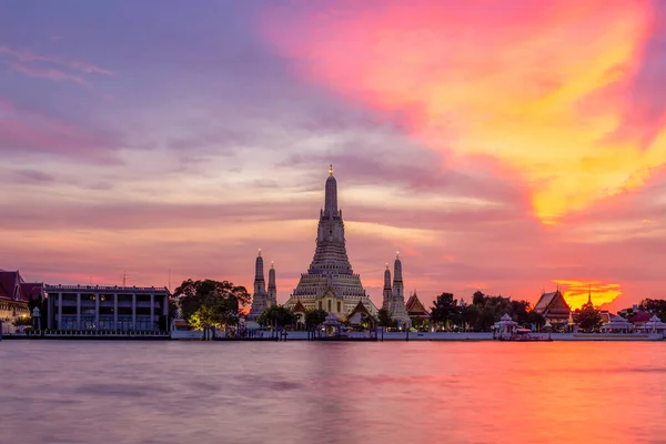 Wat Arun Templo Amanhecer Rio Chao Phraya Bangkok Tailândia — Fotografia de Stock