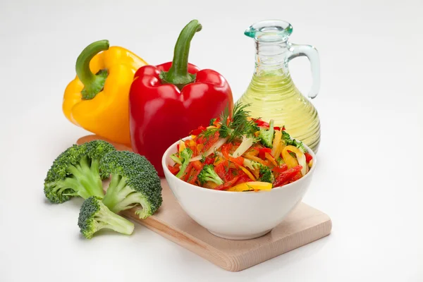 Kleurrijke plantaardige salade — Stockfoto