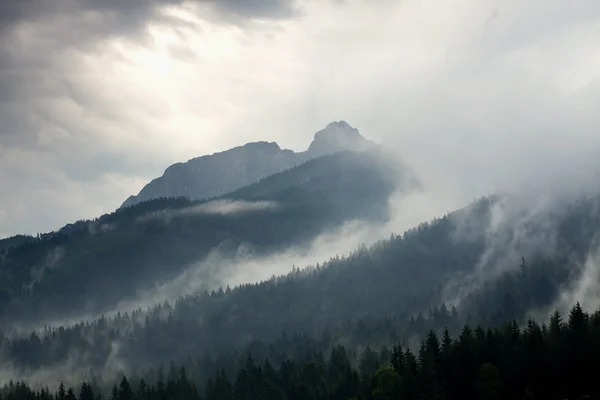 Stormy weather in mountains — Stock Photo, Image