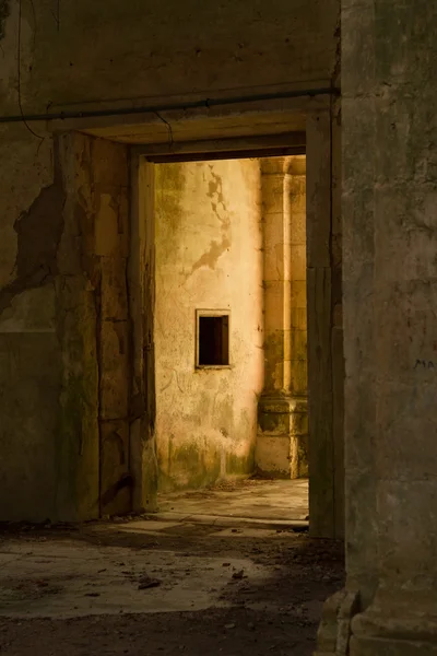 Salón abandonado. — Foto de Stock