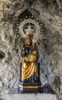 Bakire de la pena 'nın oyulduğu mağara. The Virgin de la pea, Guadalajara İspanya 'nın Guadalajara belediyesinin koruyucu azizidir.