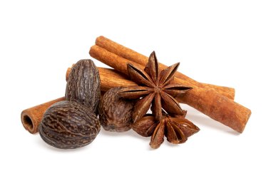 yıldız anason, tarçın ve Hindistan cevizi üzerinde beyaz backgr izole