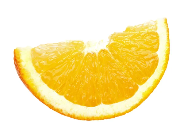 In Scheiben geschnittene Orangenfrucht Segment isoliert auf weißem Hintergrund — Stockfoto