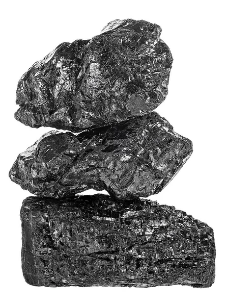 白色背景上孤立的一堆堆破碎的黑煤 — 图库照片