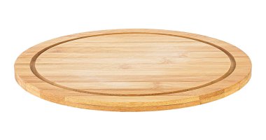Beyaz arka planda izole edilmiş boş bambu pizza tahtası. Et ve sebze için ahşap tabak..