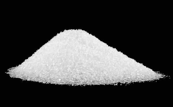 Högen Med Vitt Salt Svart Bakgrund Kristaller Havssalt — Stockfoto