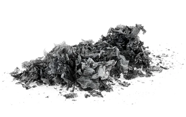 白い背景に隔離された紙の山 紙屑の焼損 — ストック写真