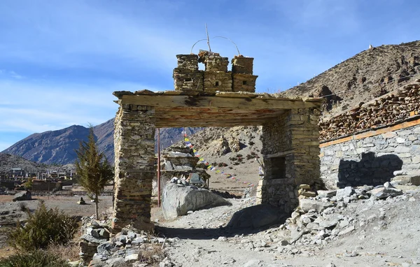 Nepál trekking kolem Anapurna památkovou rezervací. stará vesnice giaru. — Stock fotografie