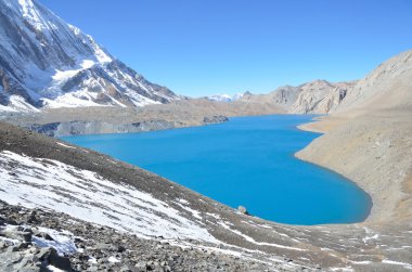 tilicho dağ gölü 4920 metre deniz seviyesinden Nepal,.