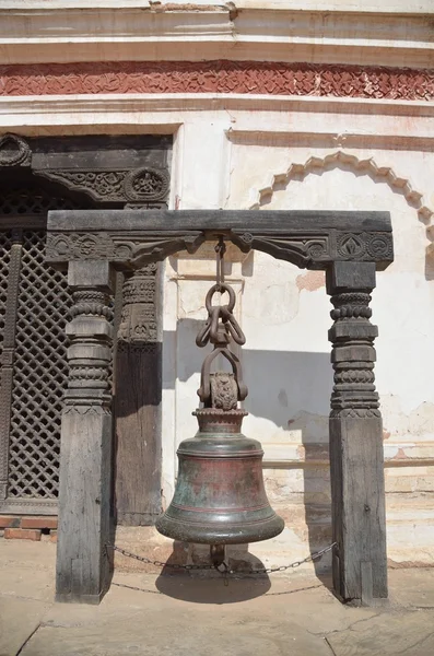 Népal, un rituel Bell sur la place Durbar à Bhaktapur — Photo