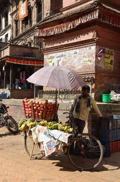 Nepal, bhaktapur gatan handel. — Stockfoto