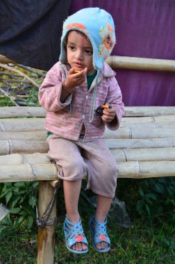 küçük Nepalce boy kurabiye yemek