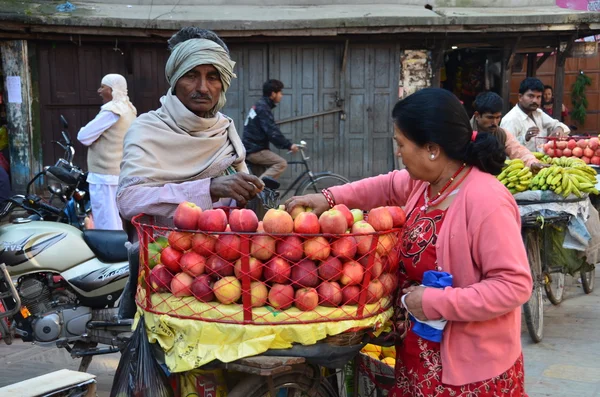 Nepal, Kathmandu commercio di strada — Foto Stock