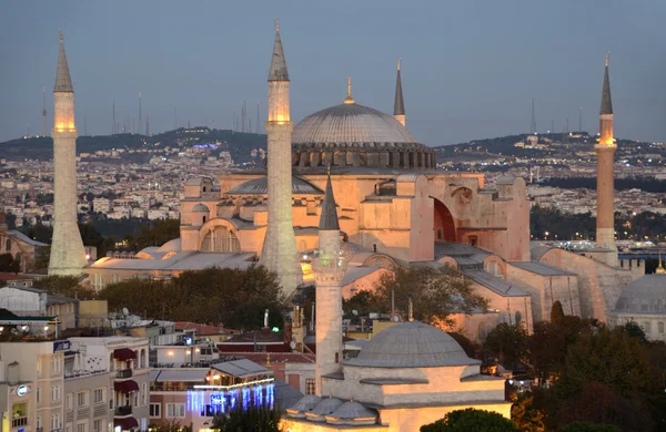 Istanbul, aya sofya museum i skymningen . — Stockfoto