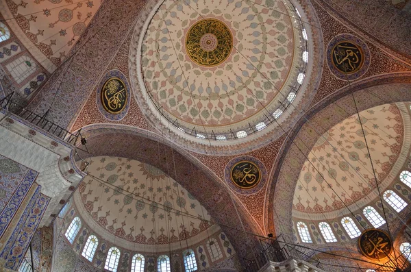 Monumentos de Estambul. Mezquita Yeni, Turquía . — Foto de Stock