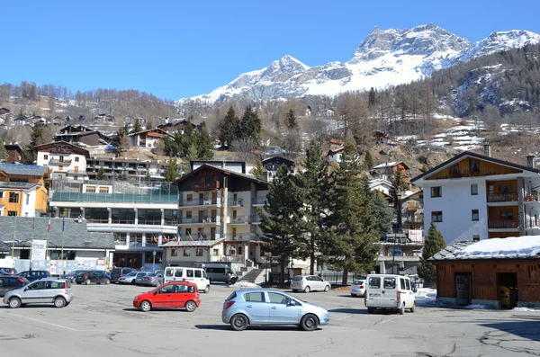 Italien, valtournenche ski resort. — Stockfoto