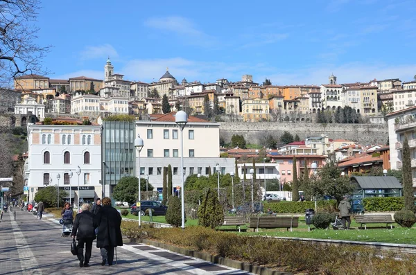 Italien, panorama av bergamo under våren. — Stockfoto