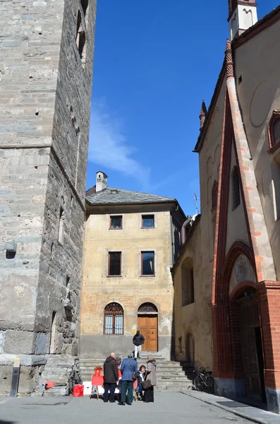 Italien, aosta, antika kyrkan peter och urs. — Stockfoto