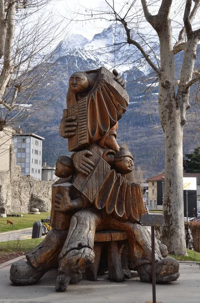 Italia, Aosta, esculturas de madera de músicos . — Foto de Stock