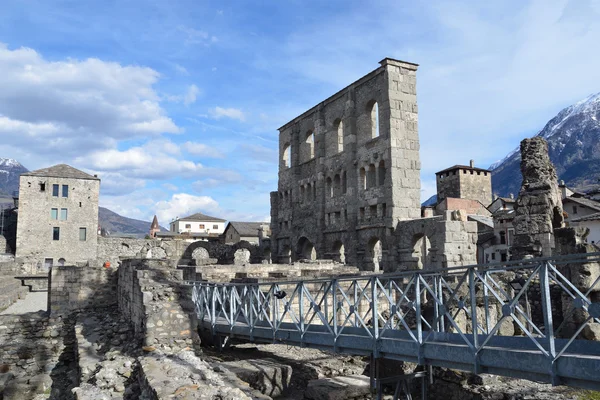 Italien, aosta, antika romerska teatern. — Stockfoto