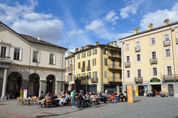 Włochy, placu emilio shany - głównego placu w Aosta. — Zdjęcie stockowe
