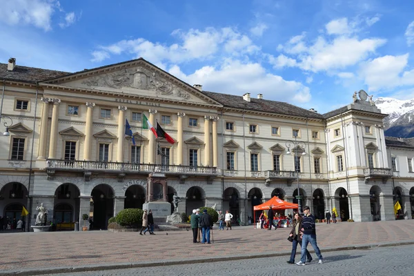 İtalya, Aosta sayısı, emilio reşit ile Belediye Meydanı. — Stok fotoğraf