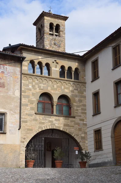 İtalya, bergamo, kilisenin snt.michele pozzo bianco, cappella, madonna. — Stok fotoğraf