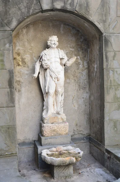 Italië, bergamo, sculptuur op de straat. — Stockfoto