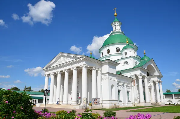 Panorama di Rostov, la chiesa di San Dimitrij Postovskij. Anello d'oro della Russia . — Foto Stock