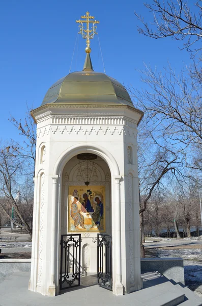 Kapellet framför spaso-andronicov kloster i Moskva. — Stockfoto