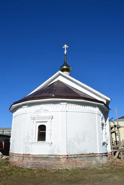 Церковь Бориса и Глеба в Юрьев-Польском (сейчас на реставрации). Золотое кольцо России . — стоковое фото