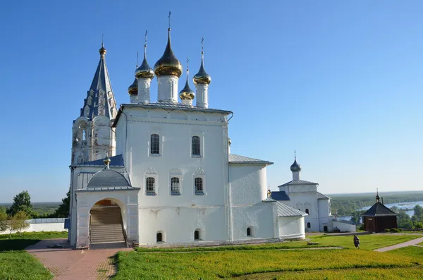 Ludl-troitsky nikolsky (Heilige Drievuldigheid nicholas) klooster gelegen op de berg pudjalova in de stad van Gorochovets. gouden ring van Rusland. — Stockfoto