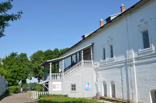 Metropolieten chambers in Jaroslavl, 17 eeuw. gouden ring van Rusland. — Stockfoto