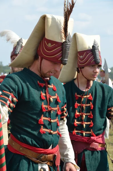 Hommes en costume guerriers du 16ème siècle avant la reconstruction de la bataille de Molodi, région de Moscou — Photo