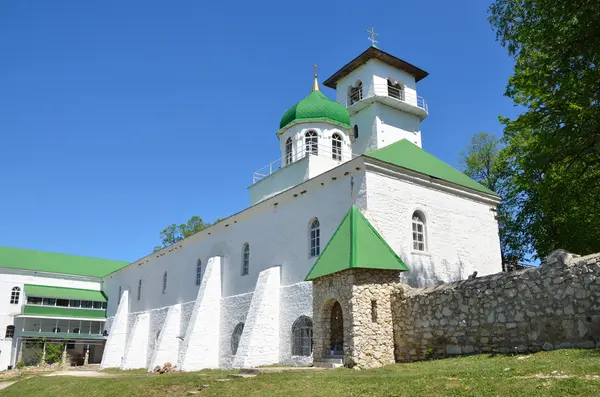 Росія, Адигея, перемога село, Михайло Афонський zakubanskaya pustin (чоловіків монастир) — стокове фото