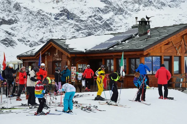 Valtournenche ski resort in Italy. — Stock Photo, Image