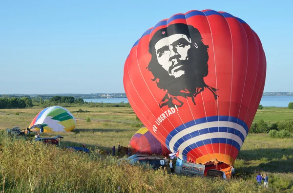 Le Festival annuel de montgolfière Bague d'or de la Russie en pereslavl-Zalessky . — Photo