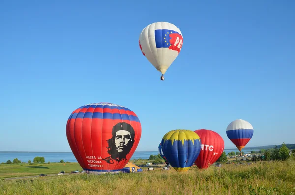 Das jährliche Fest der Ballonfahrt Goldener Ring Russlands in Pereslawl-Salesski. — Stockfoto