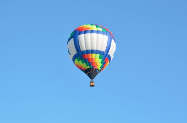 renkli balon gökyüzünde