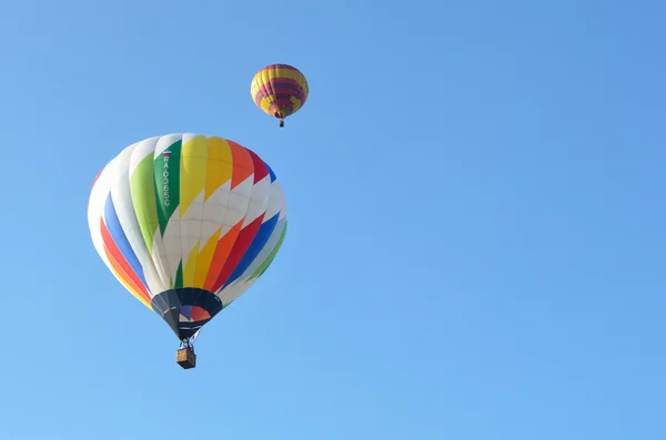 Každoroční festival balonem zlatý prsten Ruska v pereslavl Zalesskij. horkovzdušný balón v letu — Stock fotografie
