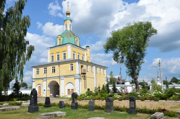 Utfärda utegångsförbud för kyrkan i nicolsky kloster i pereslavl zalessky, gyllene ring av Ryssland. — Stockfoto