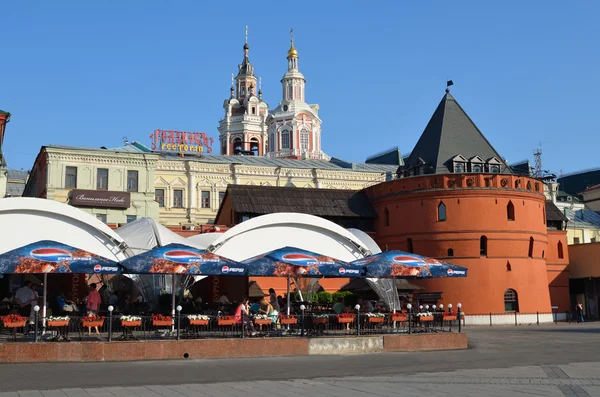 Vistas de Moscú, cafetería en el centro histórico de la plaza del Teatro (Revolución) —  Fotos de Stock