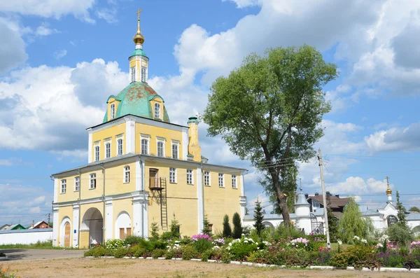 Pereslavl zalessky, altın yüzük Rusya'nın nicolsky manastırda kilisede kapısı. — Stok fotoğraf