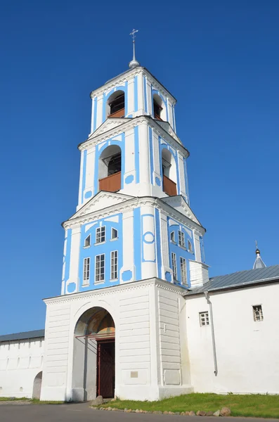 Klocktornet av utfärda utegångsförbud för kyrkan av vid nikitsky kloster i pereslavl zalessky, gyllene ring av Ryssland. — Stockfoto